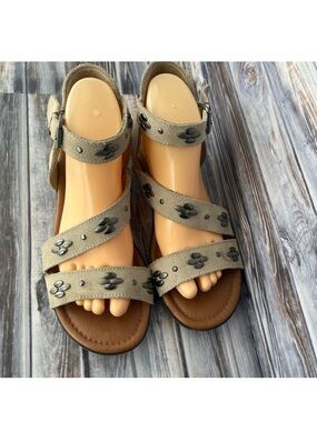 MINNETONKA TANGIER STONE STUDDED LEATHER SANDAL